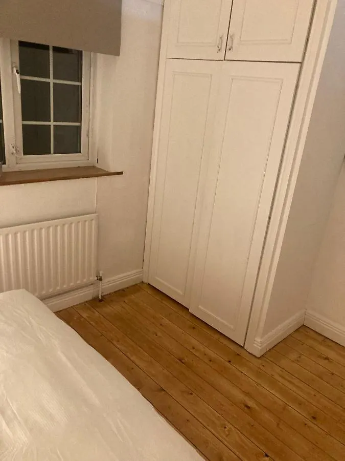 Entire Terraced Two Story Redbrick House With Parking In Secluded Cul De Sac Villa Dublin