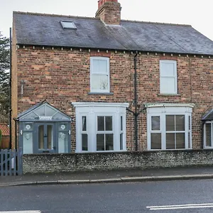https://brinkburn-cottage.yorkshirehotels.net