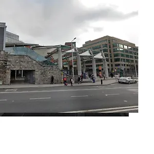 Custom House Harbour Apartments, Ifsc Homestay
