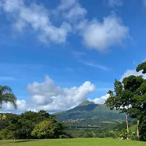 A Flanc De Montagne Chalet Le Morne-Rouge