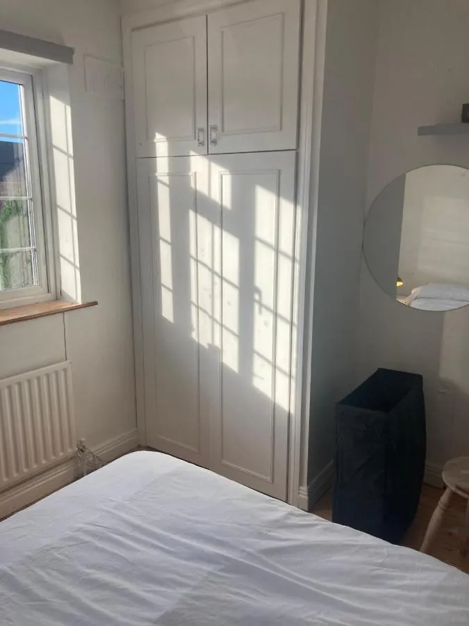 Entire Terraced Two Story Redbrick House With Parking In Secluded Cul De Sac Βίλα Δουβλίνο